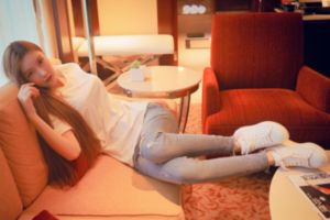 浴室里强摁做开腿呻吟拼免费视频