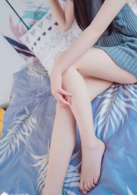 小受在公交车被八个男人强
