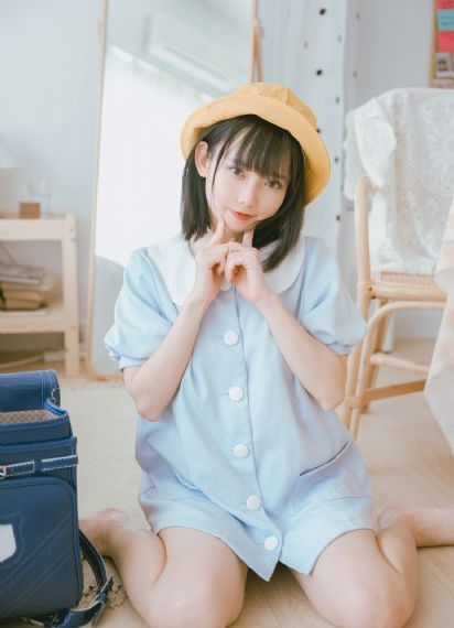 衣袖红镶边