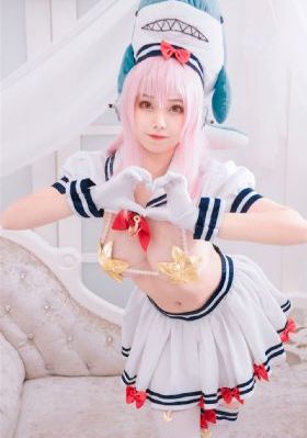揉捏她饱满的双乳呻吟视频
